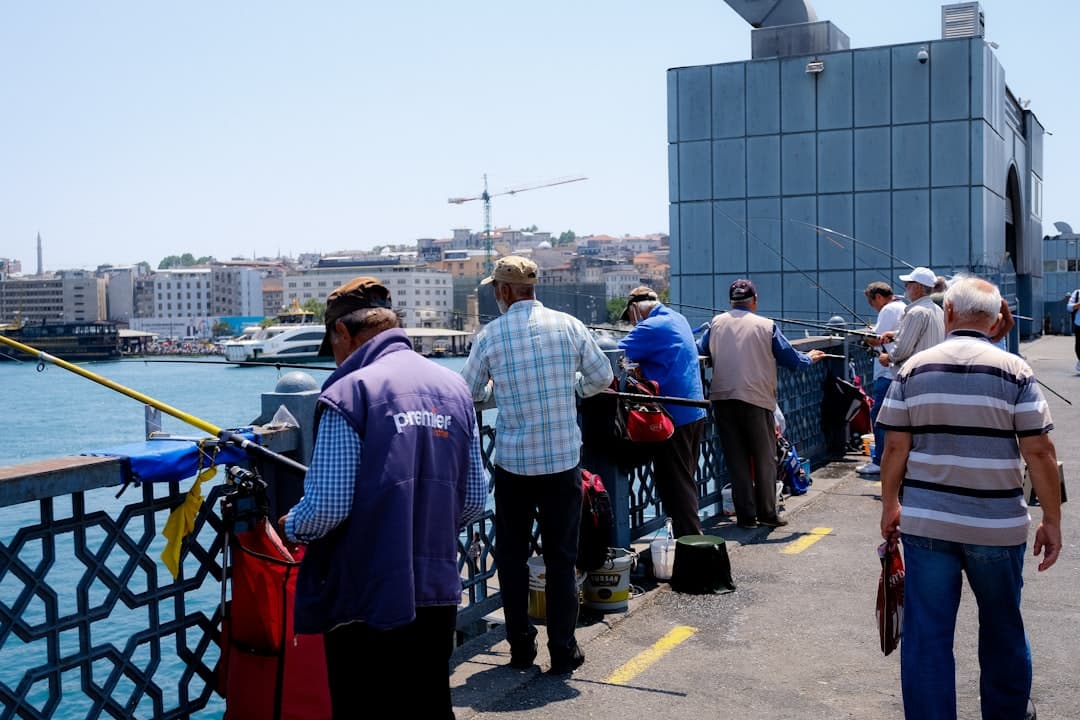 Customs Control Luggage (Unsplash)